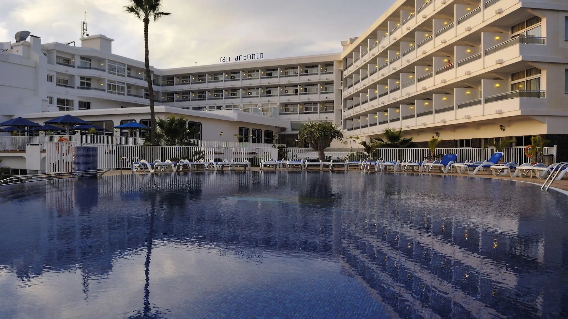 Vik Hotel San Antonio Puerto del Carmen
